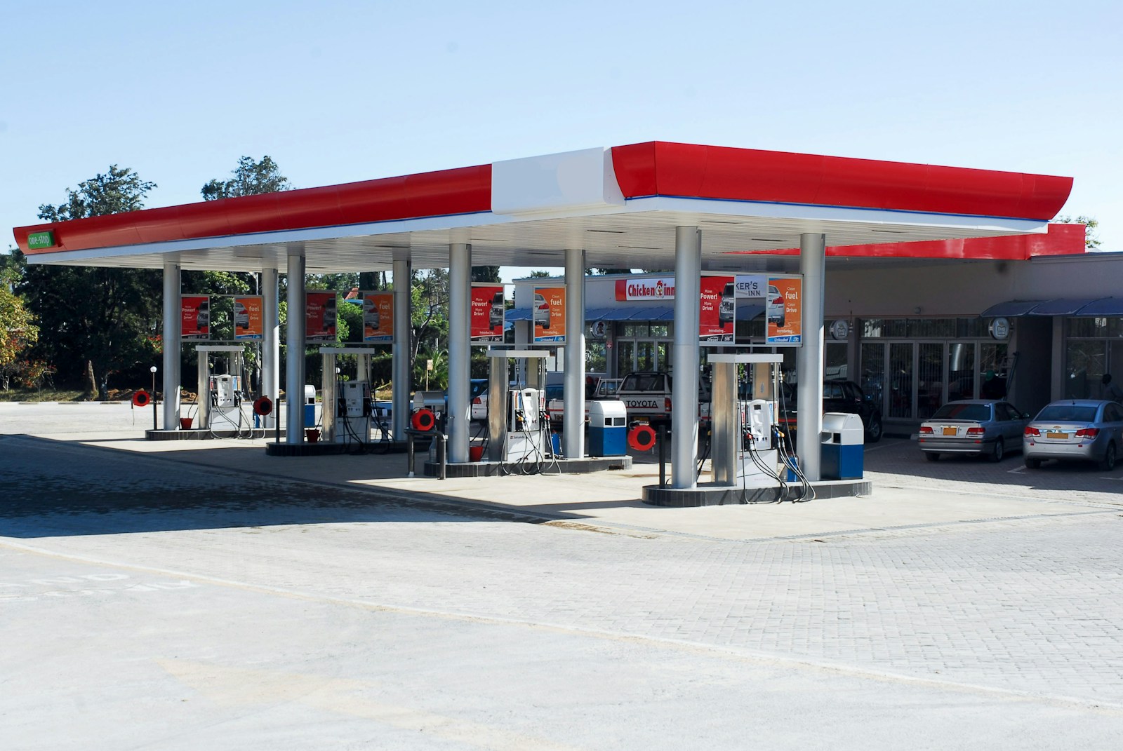 Average U.S. gas prices by year (2000–2025)